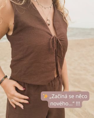 ✨ Začíná se něco nového... Kousek, který se stane základem tvého šatníku. Lehký, prodyšný, variabilní. Zítra ho společně...